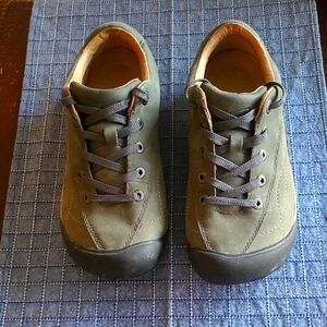 KEEN Women's 5 - 5.5 (35)